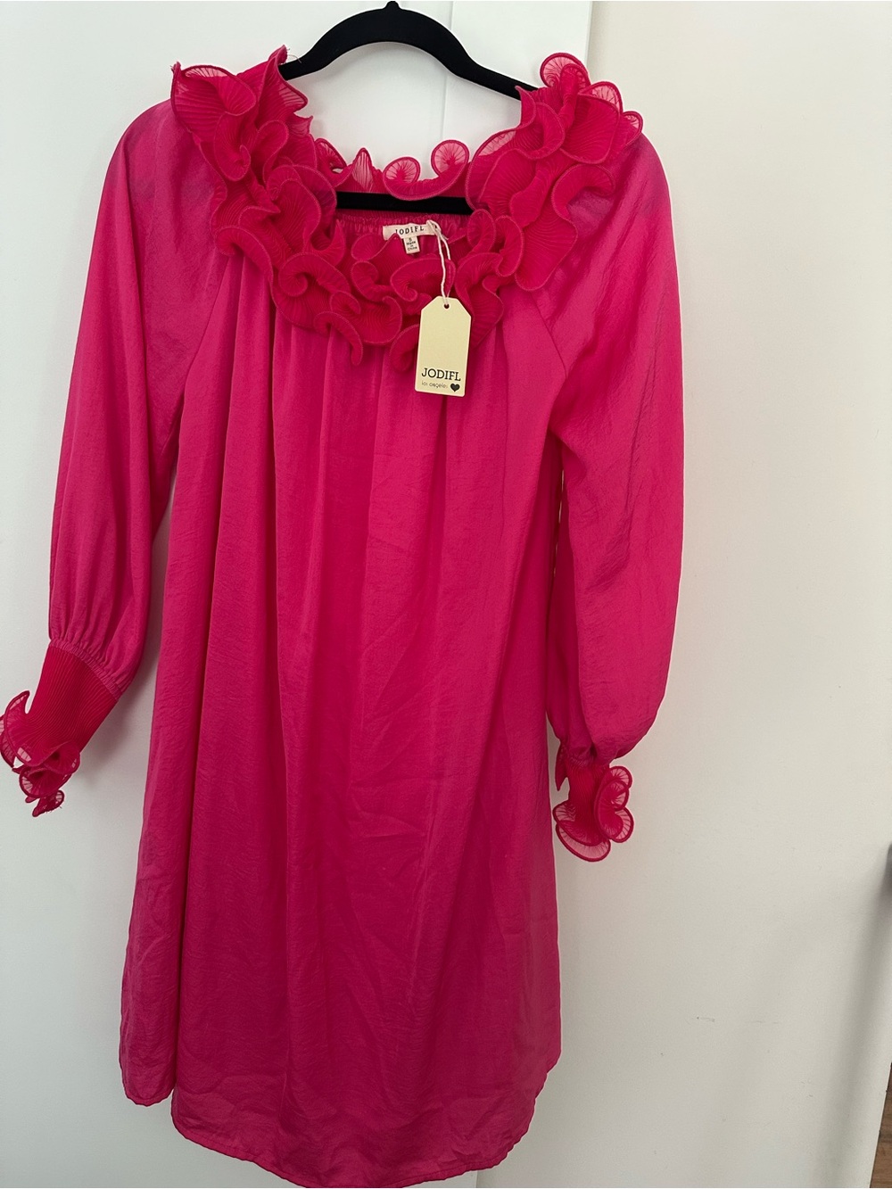 JODIFL gorgeous fushia ruffled dress